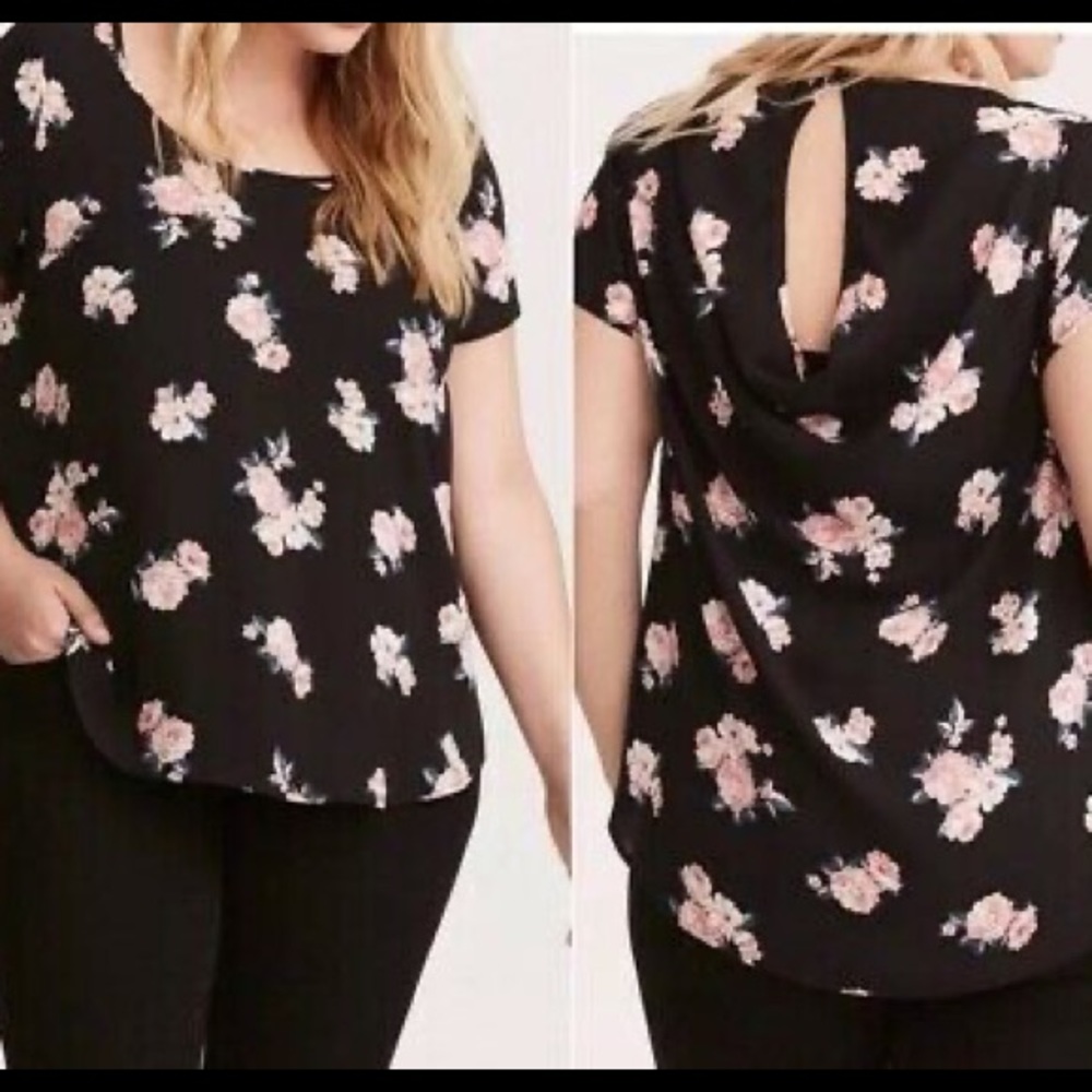 Torrid floral keyhole back blouse size 4